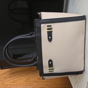 Liz Claiborn Tuxedo Tote Pocketbook.